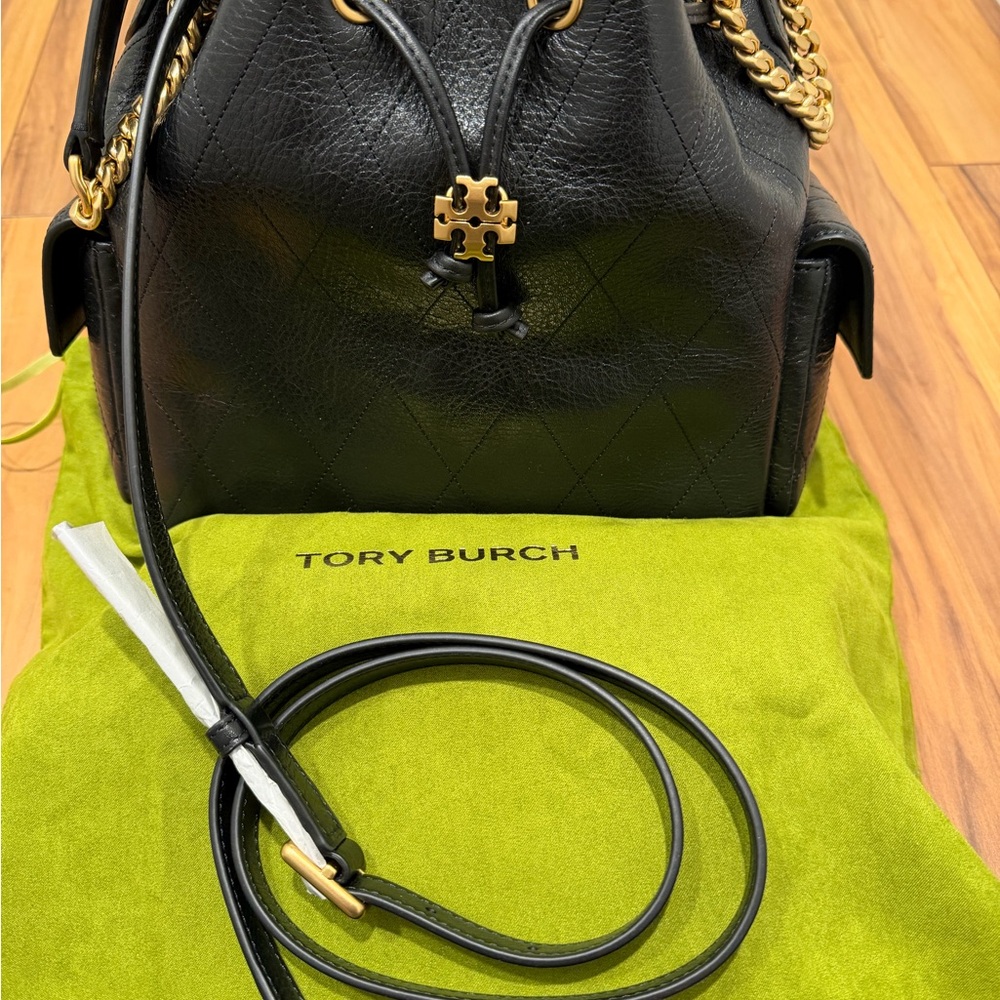 Tory Burch Small Charlie Quilted Leather Drawstring Bag - Like New Condition - Picture 1 of 9